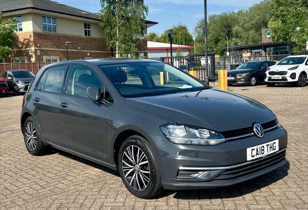 Volkswagen Golf SE Nav